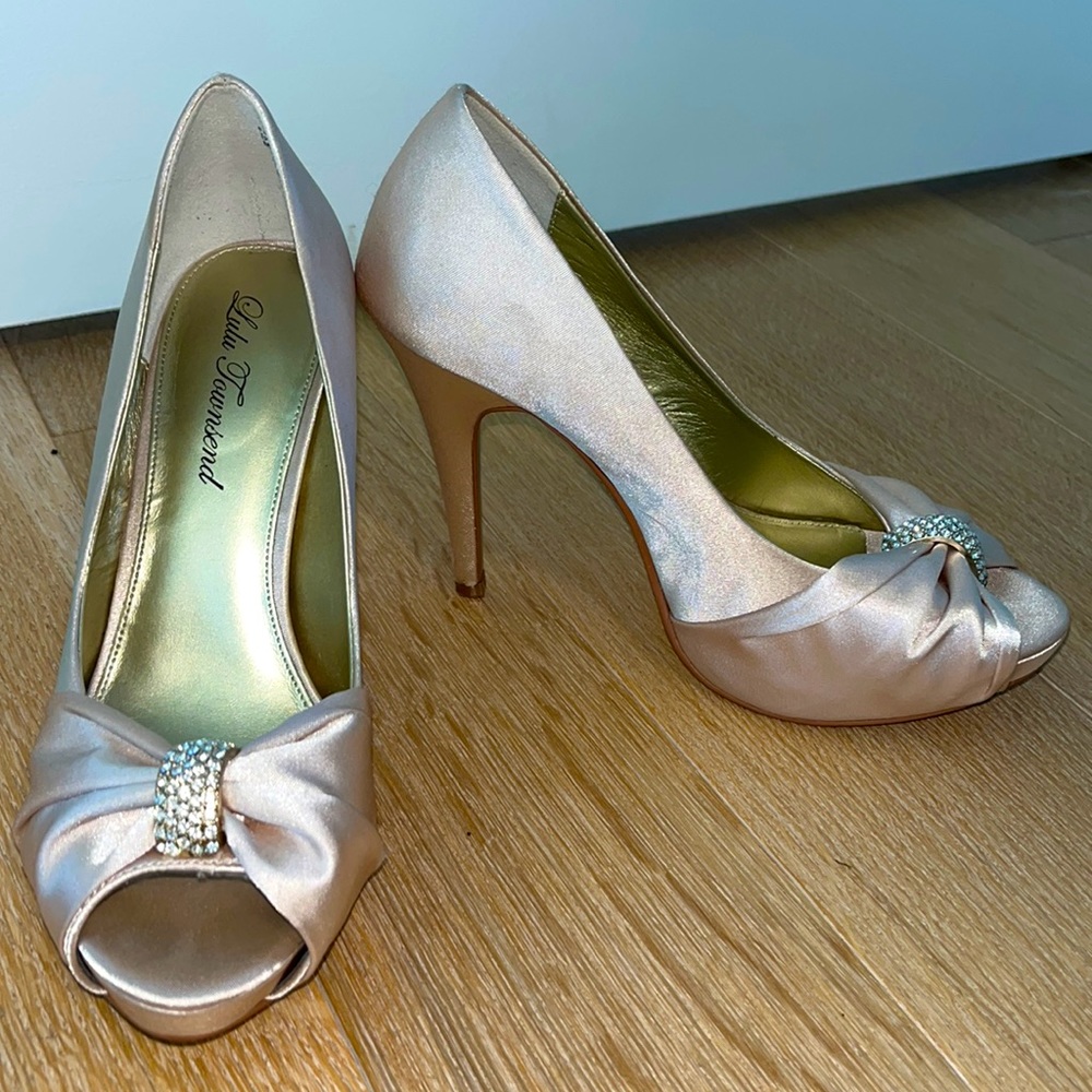 Gorgeous cream satin heels